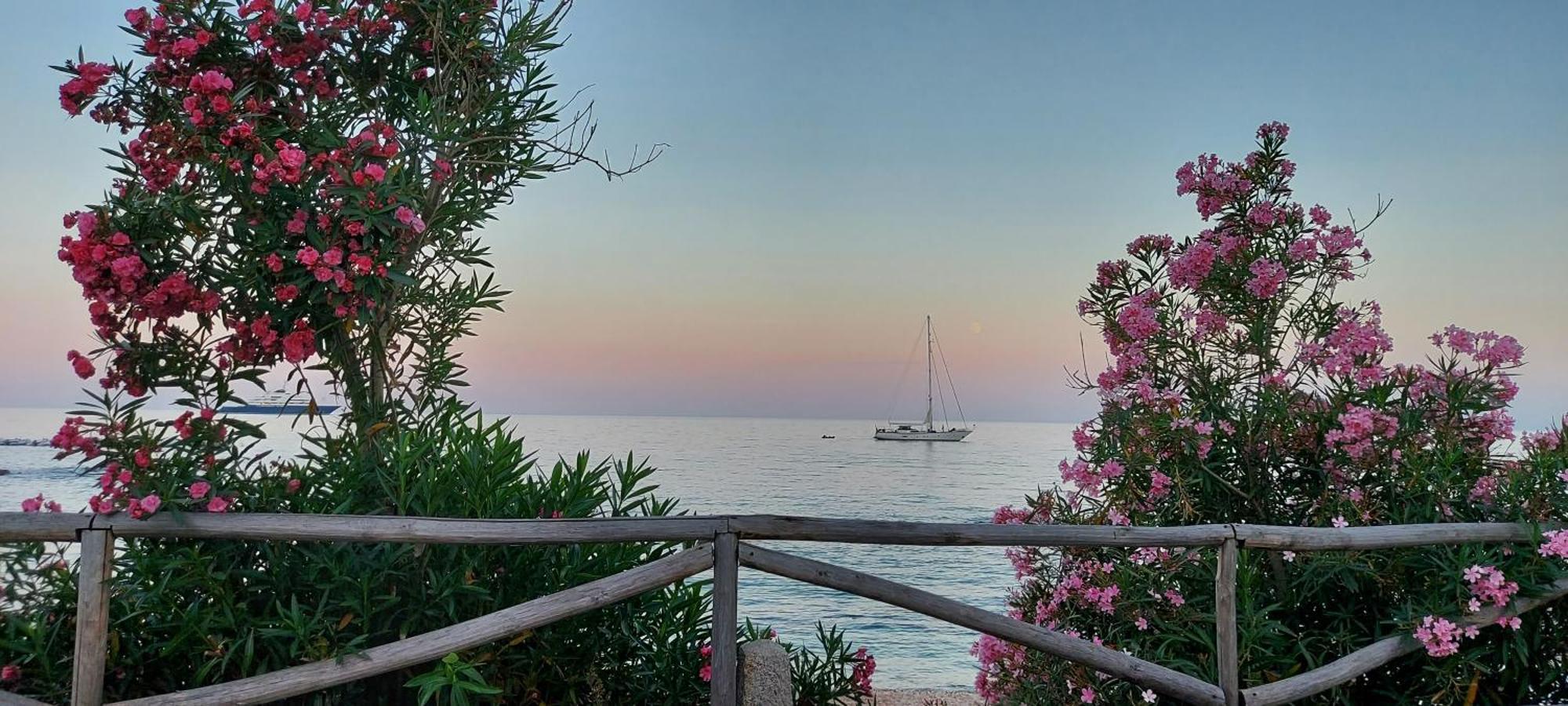 Appartamenti Jlune Cala Gonone Exterior foto
